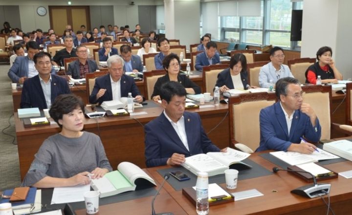 충남도의회 의원 및 직원 연수 현장 사진 4