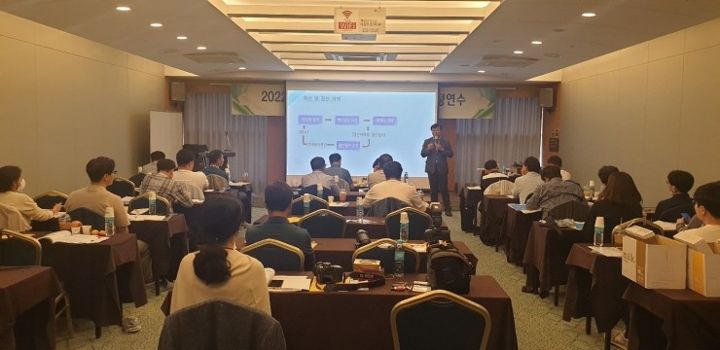 완주군의회 의원 및 직원 의정연수 현장 사진 1