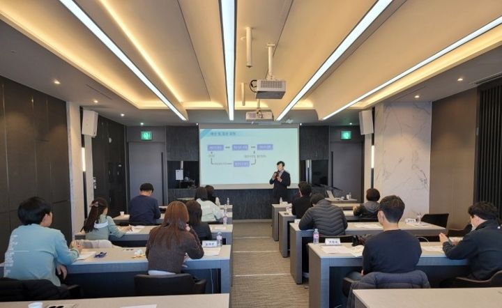 증평군의회 의원 및 공무원 전문성 강화 교육 현장 사진 3