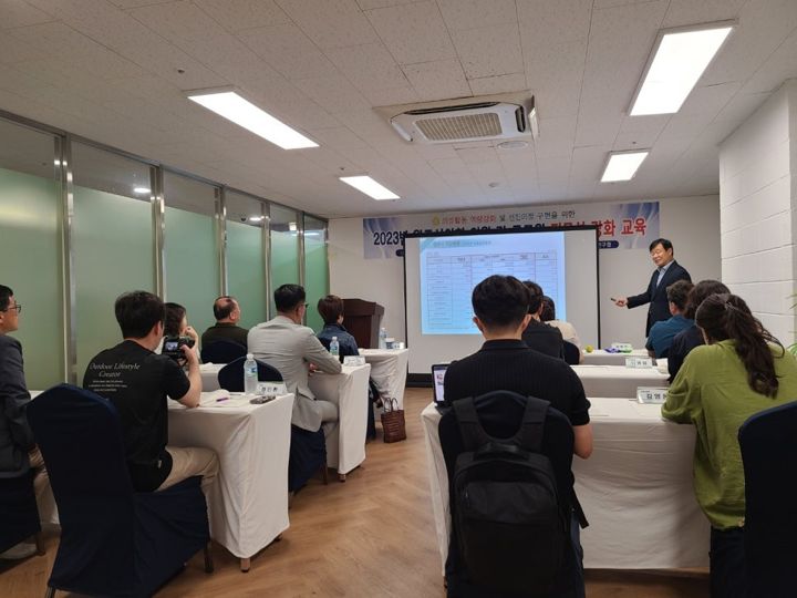 원주시의회 의정역량강화 교육 현장 사진 3