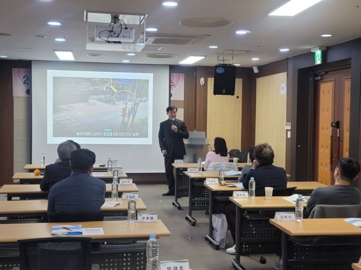 의성군의회 의정역량 강화교육 현장 사진 3