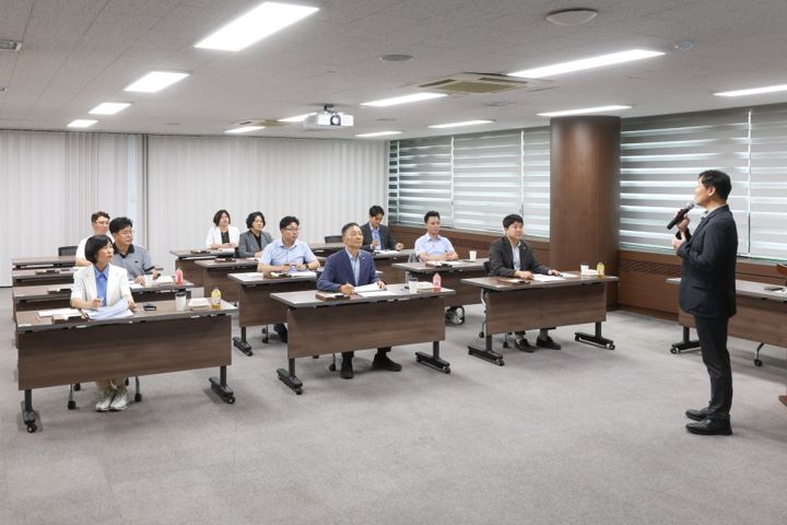 안산시의회 예산 심사기법 교육 현장 사진 2