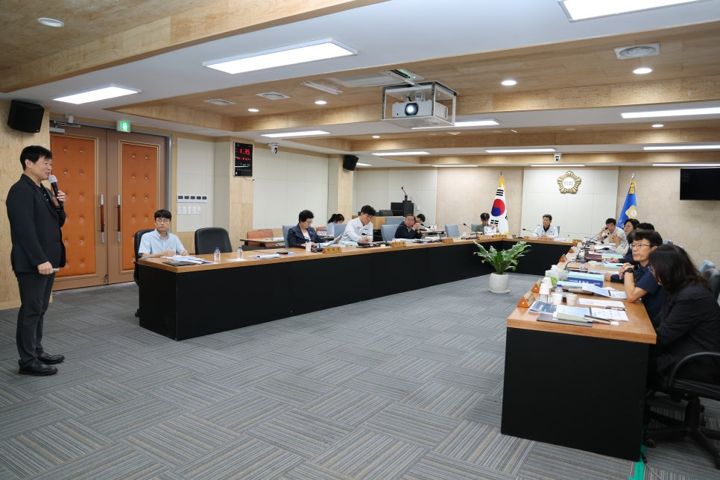 울진군의회 예·결산 심의 교육 현장 사진 2